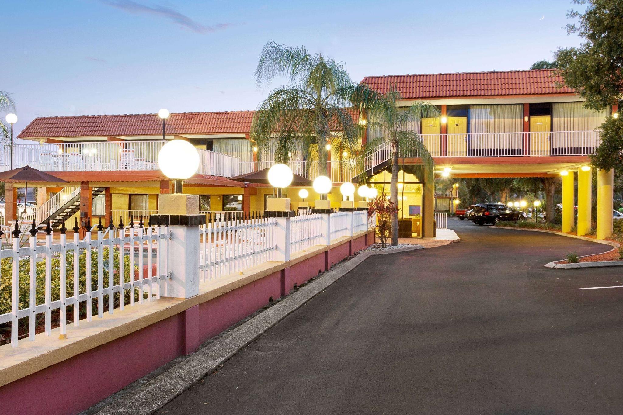 Howard Johnson By Wyndham Clearwater - Dunedin Eksteriør billede
