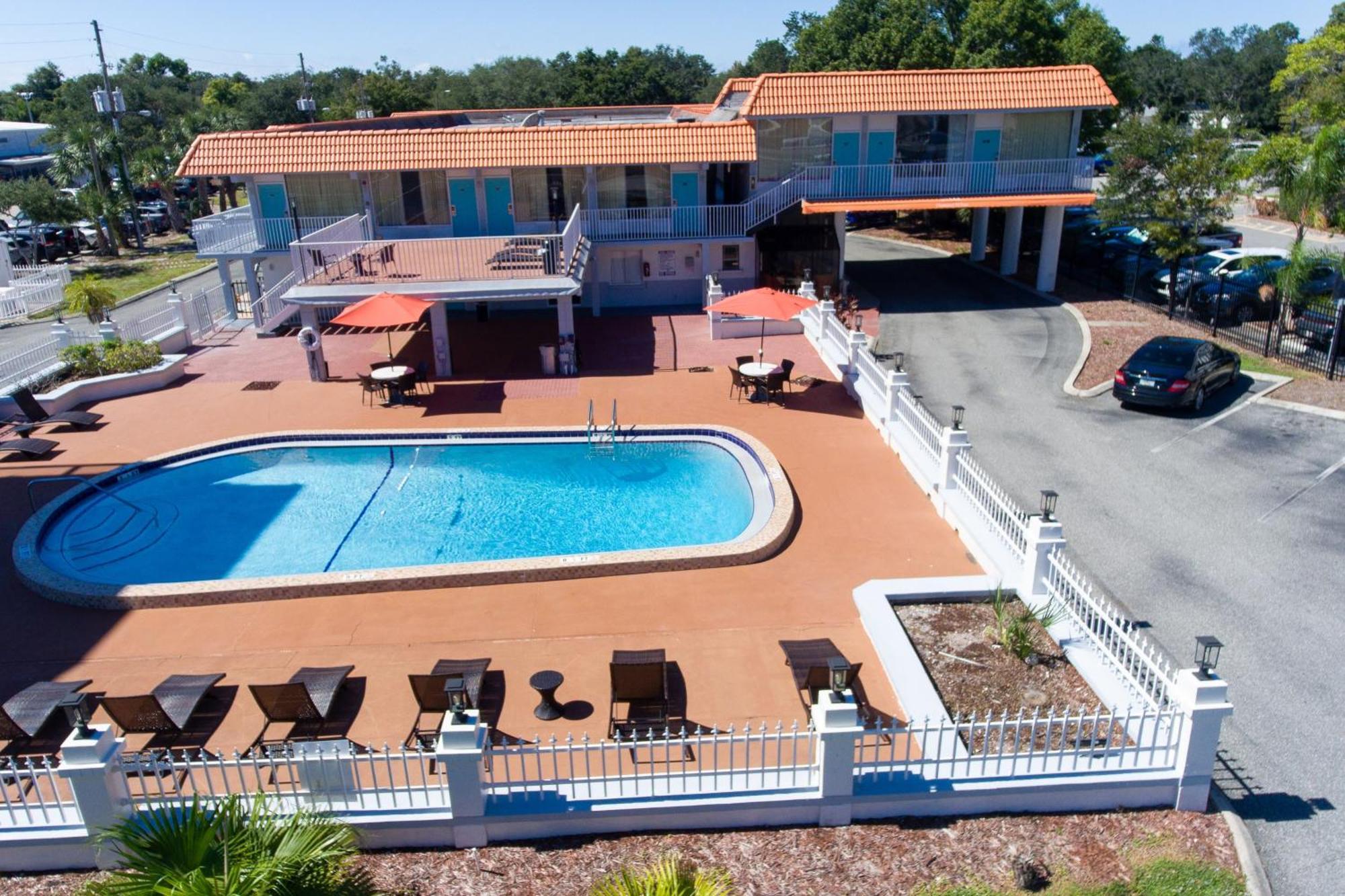 Howard Johnson By Wyndham Clearwater - Dunedin Eksteriør billede