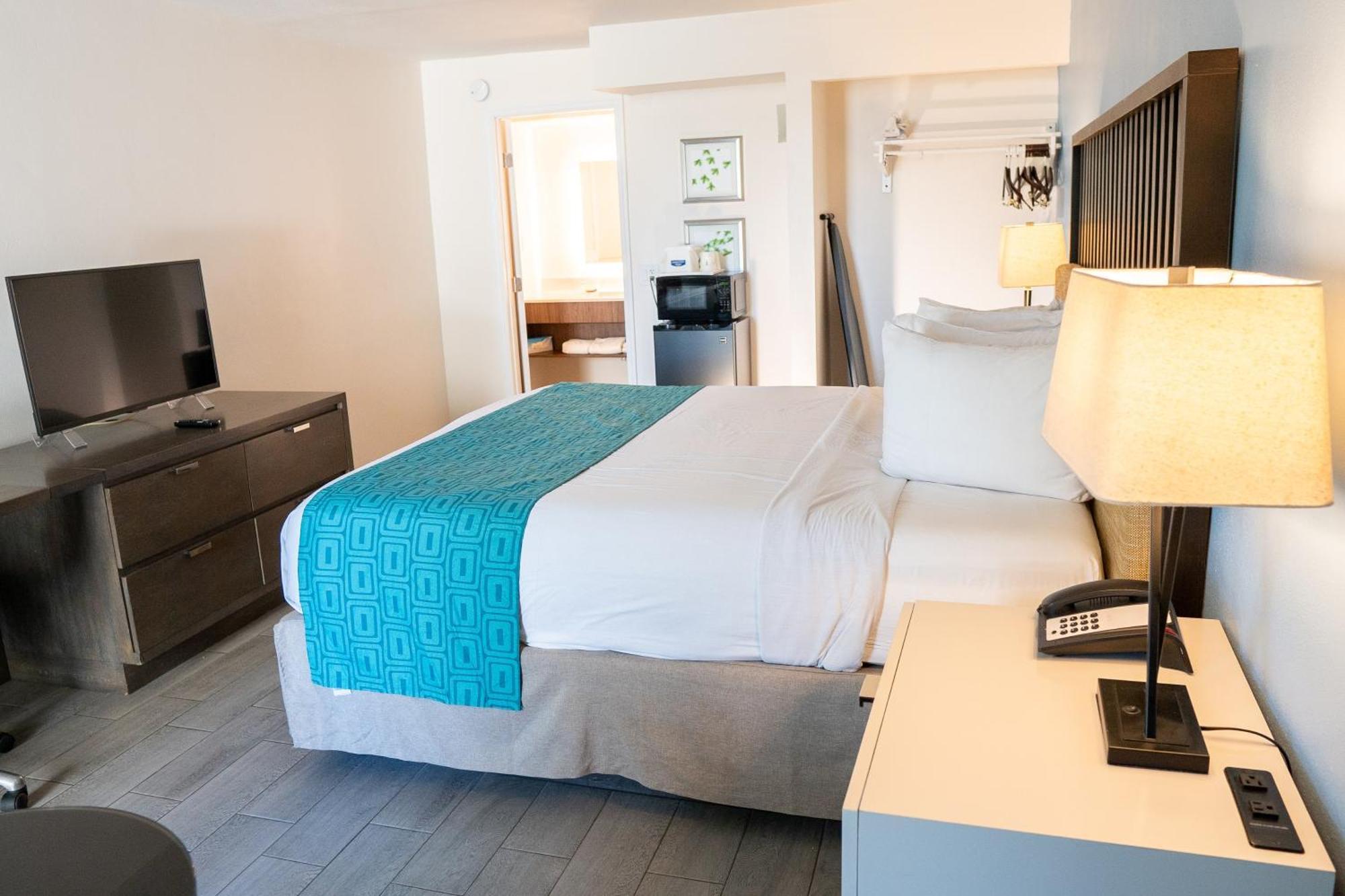 Howard Johnson By Wyndham Clearwater - Dunedin Eksteriør billede