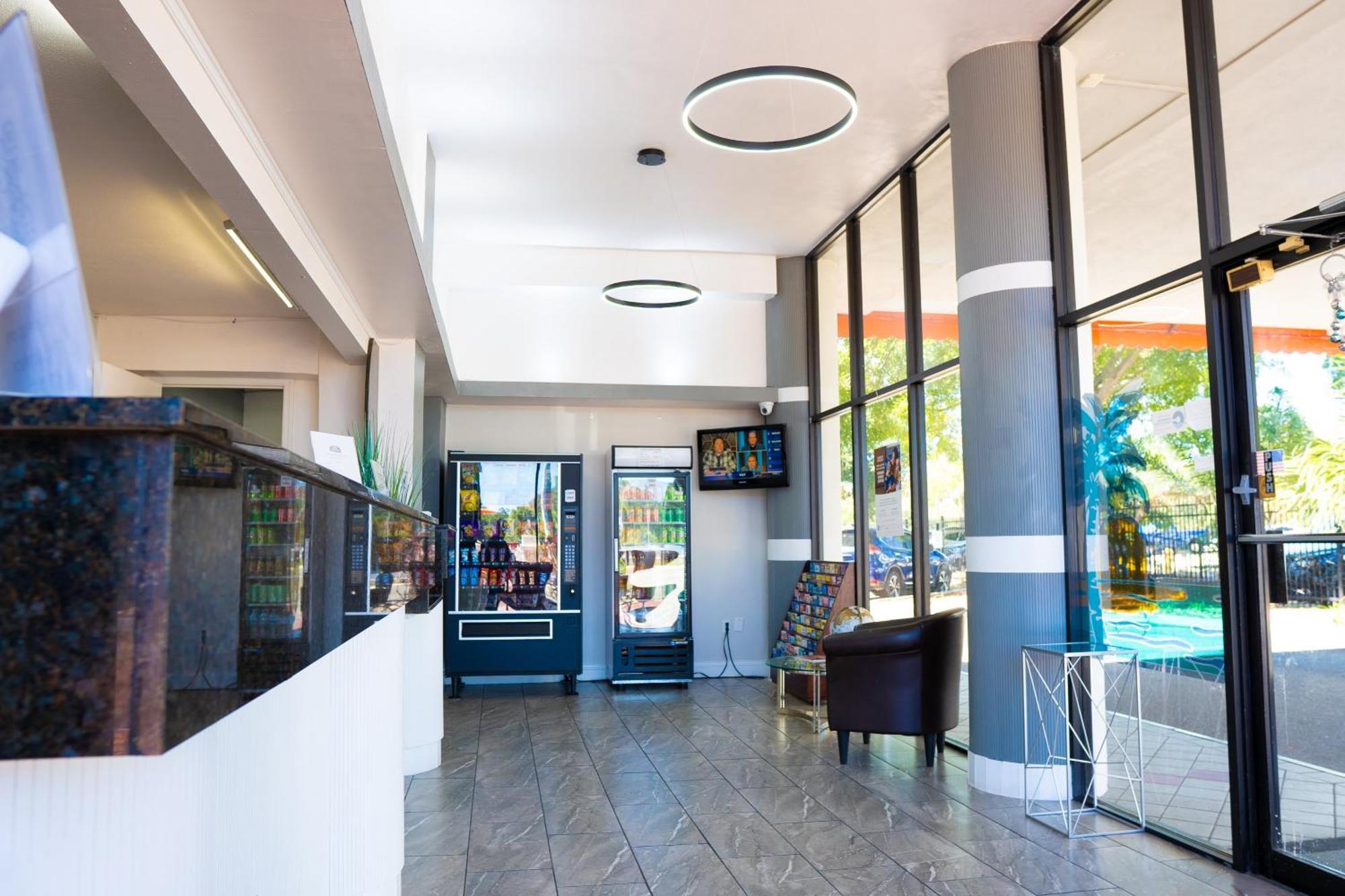Howard Johnson By Wyndham Clearwater - Dunedin Eksteriør billede