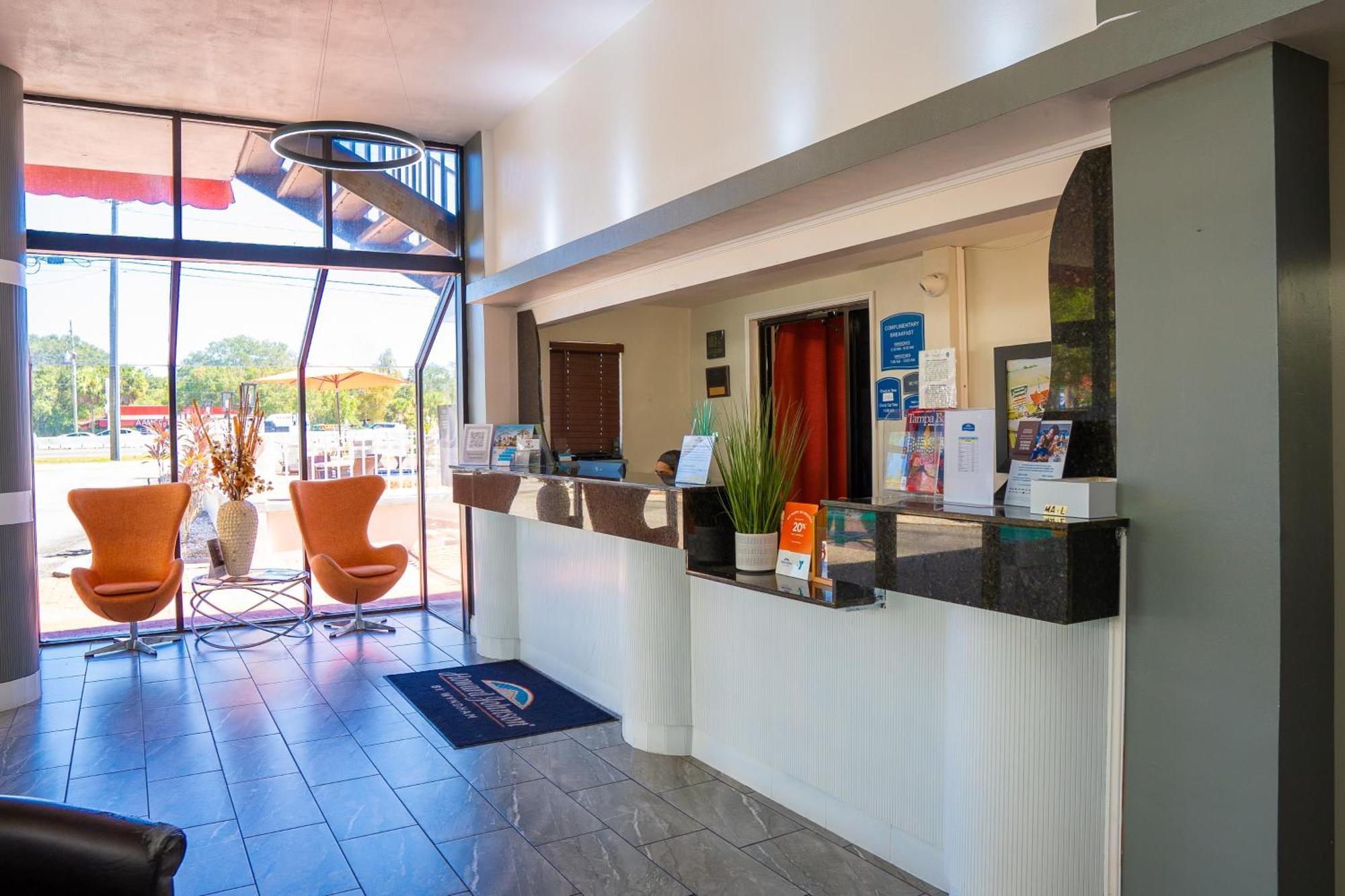 Howard Johnson By Wyndham Clearwater - Dunedin Eksteriør billede