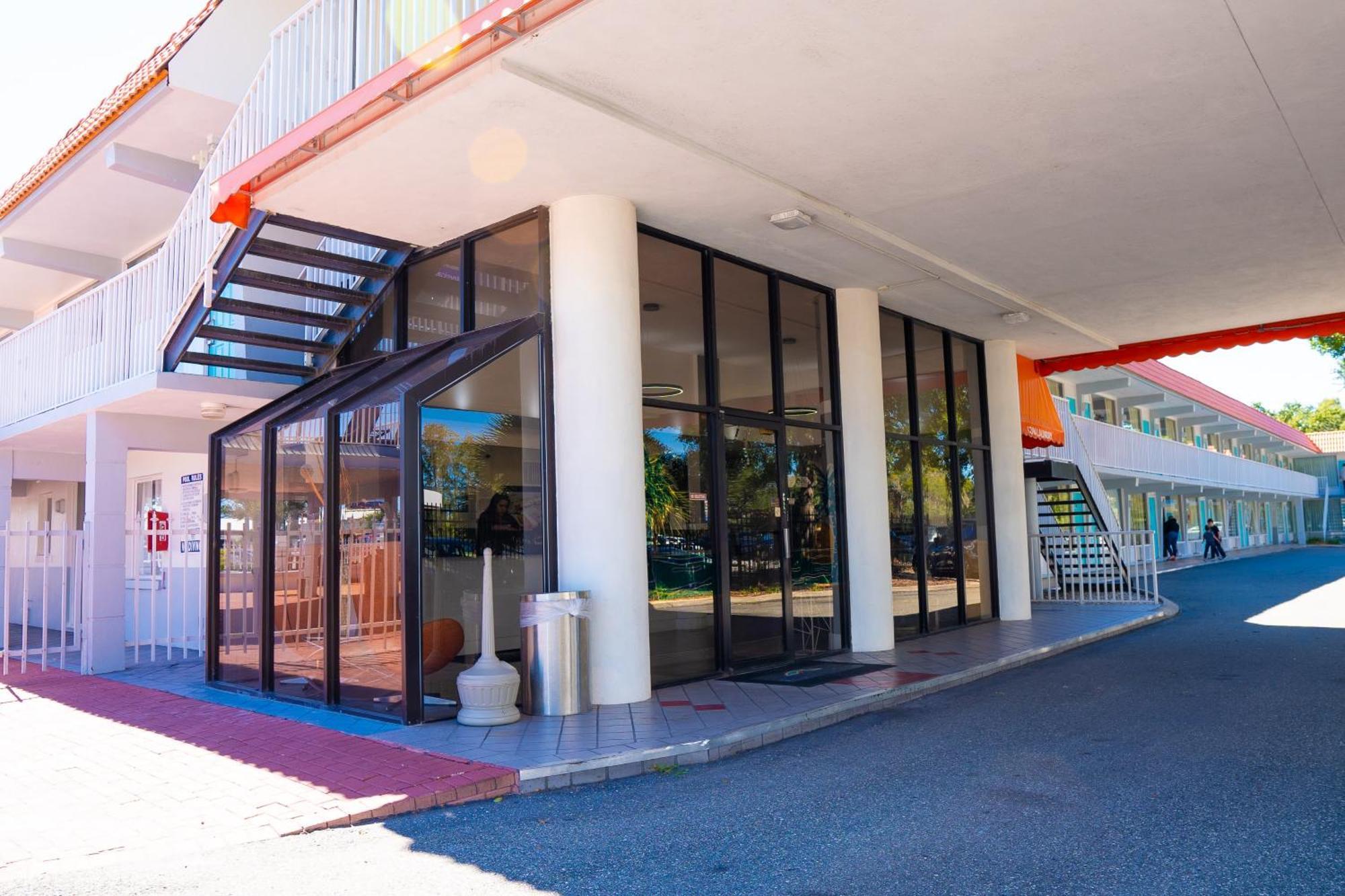Howard Johnson By Wyndham Clearwater - Dunedin Eksteriør billede