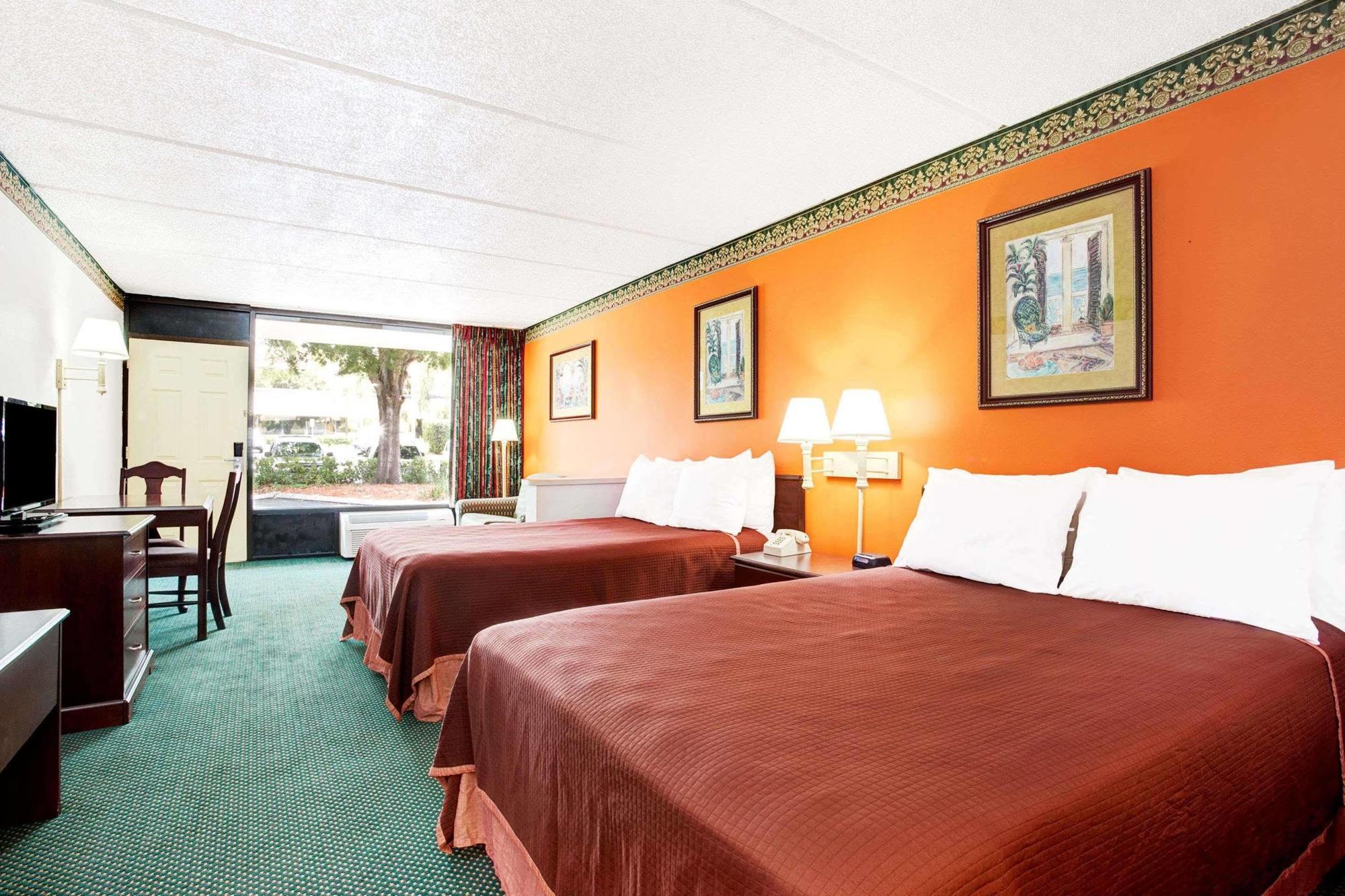 Howard Johnson By Wyndham Clearwater - Dunedin Eksteriør billede